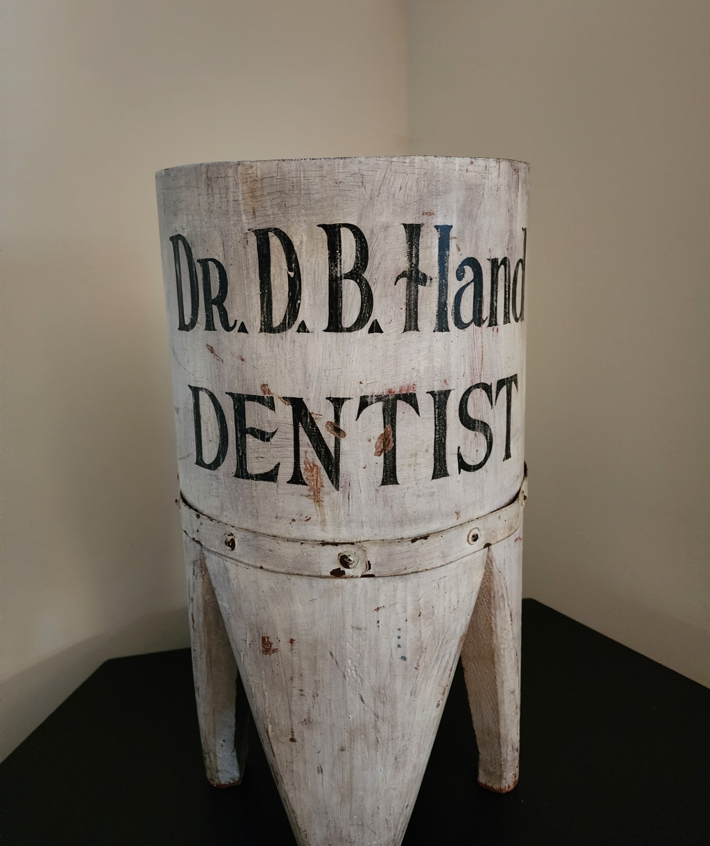 WOODEN CARVED TOOTH PAINTED WITH LETTERS
